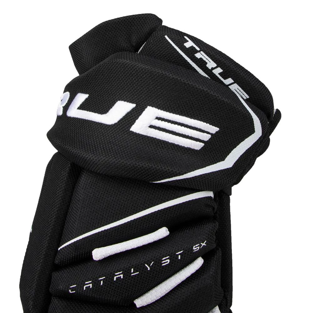 TRUE Catalyst 5X Gloves - Senior - Image 5